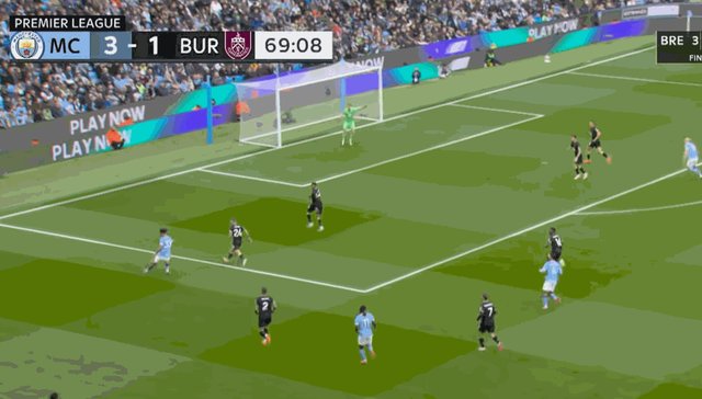 1758993443569072301.gif 哈兰德头球.gif