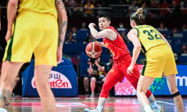 女篮进决赛登顶热搜榜首 杨毅：女篮赢球不意外！