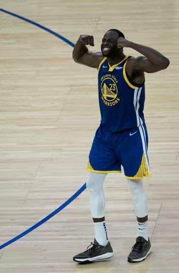 开云体育入口-【现场】G6的汤普森如约而至 金州海风扬起勇士旗帜