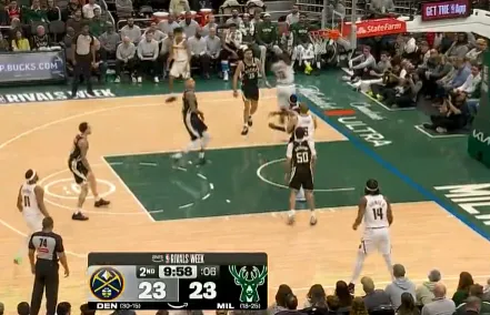 开云-哈达威个人5投0中后直冲篮筐双手暴扣得手，次节取得首分