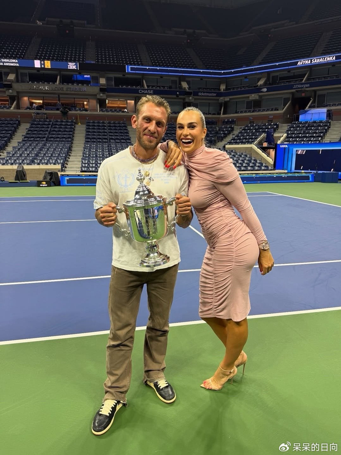 开云体育入口-&amp;#34;逼婚&amp;#34;成功!网球世界第一订婚,年赚两亿却甘愿为男友背上小三骂名|萨巴伦卡|科尔|阿丽娜·萨巴伦卡|WTA|库兹涅佐娃_新浪体育_新浪新闻