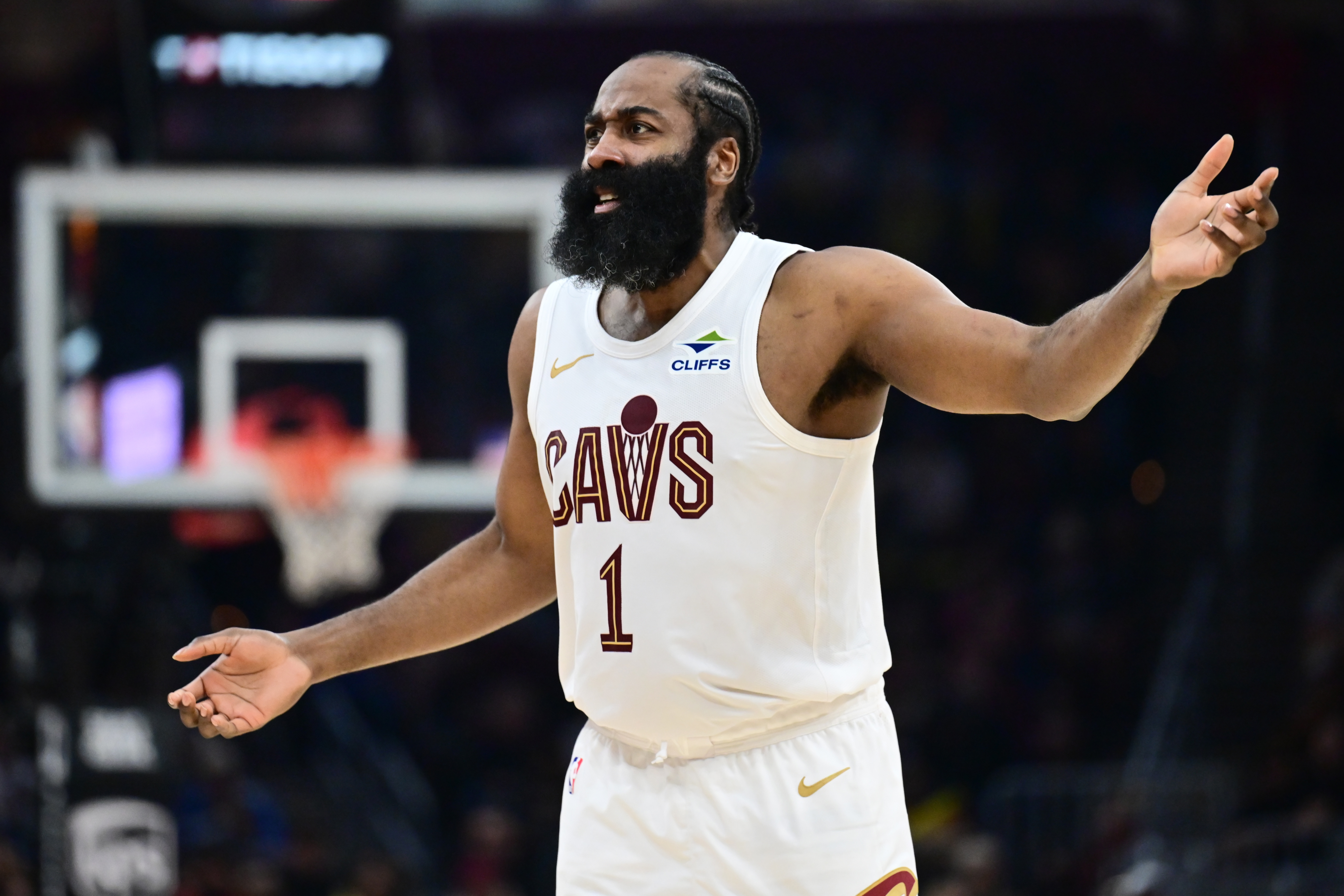 开云-哈登&amp;米切尔出战！ESPN明日胜率预测：骑士高达61.8% 魔术为38.2%